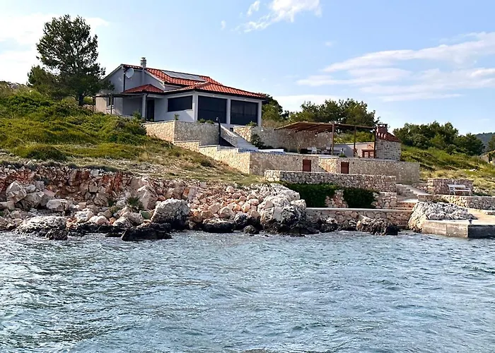 La Isla *