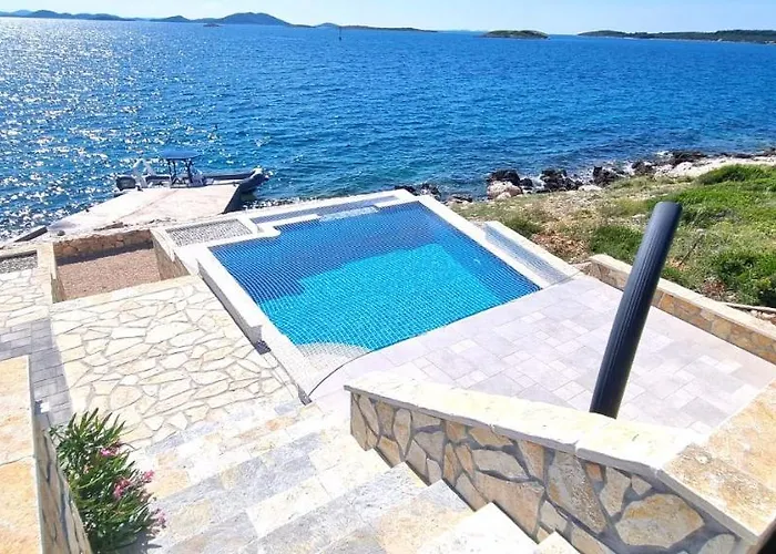 La Isla *