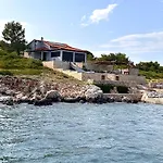 La Isla *